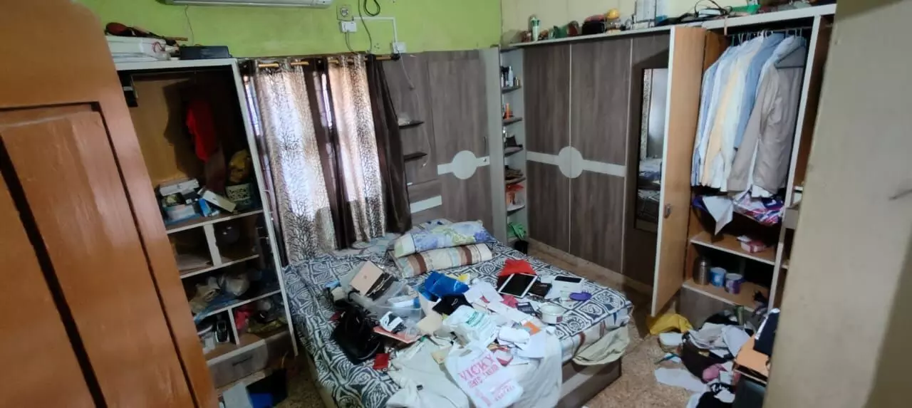 ಭಟ್ಕಳ: ಮನೆಗೆ ನುಗ್ಗಿ ಕಳ್ಳತನ ಭಟ್ಕಳ: ಮನೆಗೆ ನುಗ್ಗಿ ಕಳ್ಳತನ