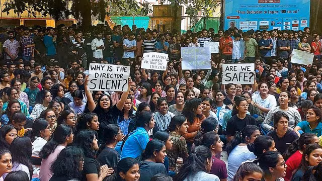 ಐಐಟಿ ವಿದ್ಯಾರ್ಥಿನಿಯ ಸಾಮೂಹಿಕ ಅತ್ಯಾಚಾರ: ವಾರಣಾಸಿ ಪೋಲಿಸರಿಂದ ಮೂವರ ಬಂಧನ