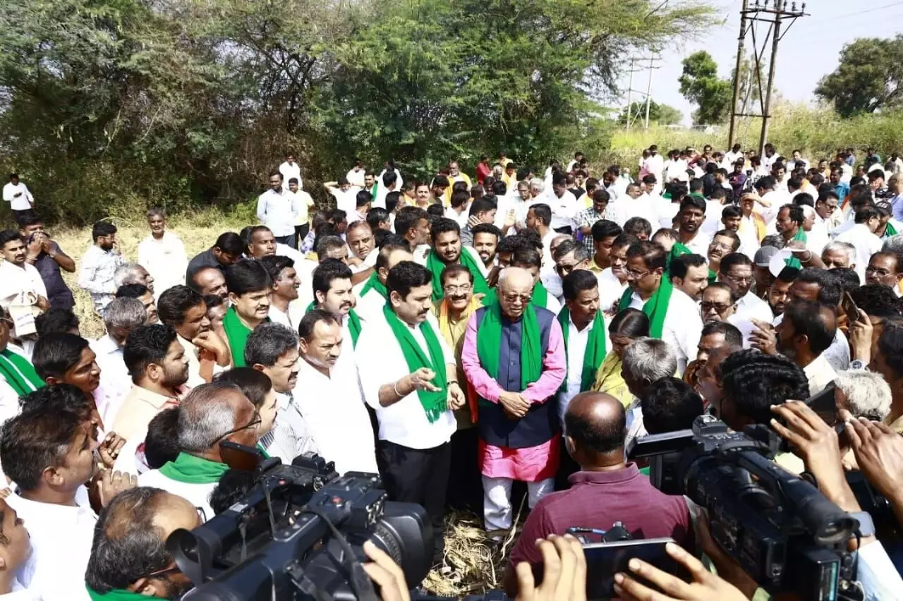 ಚುನಾವಣಾ ರಾಜಕಾರಣ ಬದಿಗಿಟ್ಟು ಮುಗ್ಧ ರೈತರ ನೆರವಿಗೆ ಧಾವಿಸಿ: ವಿಜಯೇಂದ್ರ ಆಗ್ರಹ ಚುನಾವಣಾ ರಾಜಕಾರಣ ಬದಿಗಿಟ್ಟು ಮುಗ್ಧ ರೈತರ ನೆರವಿಗೆ ಧಾವಿಸಿ: ವಿಜಯೇಂದ್ರ ಆಗ್ರಹ