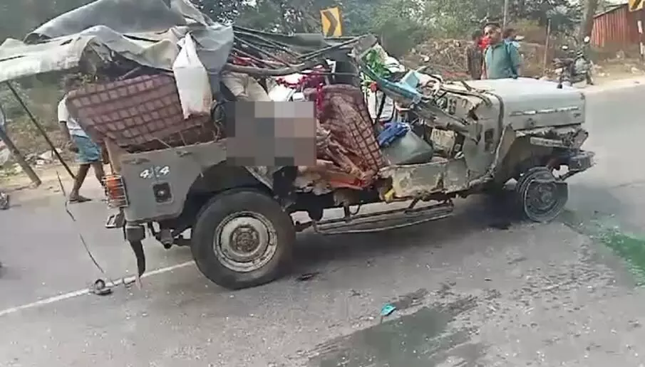 ಮೈಸೂರು| ಎಲೆಕ್ಟ್ರಿಕ್ ಬಸ್, ಜೀಪ್ ನಡುವೆ ಢಿಕ್ಕಿ: ನಾಲ್ವರು ಕೂಲಿ ಕಾರ್ಮಿಕರು ಸಾವು ಮೈಸೂರು| ಎಲೆಕ್ಟ್ರಿಕ್ ಬಸ್, ಜೀಪ್ ನಡುವೆ ಢಿಕ್ಕಿ: ನಾಲ್ವರು ಕೂಲಿ ಕಾರ್ಮಿಕರು ಸಾವು