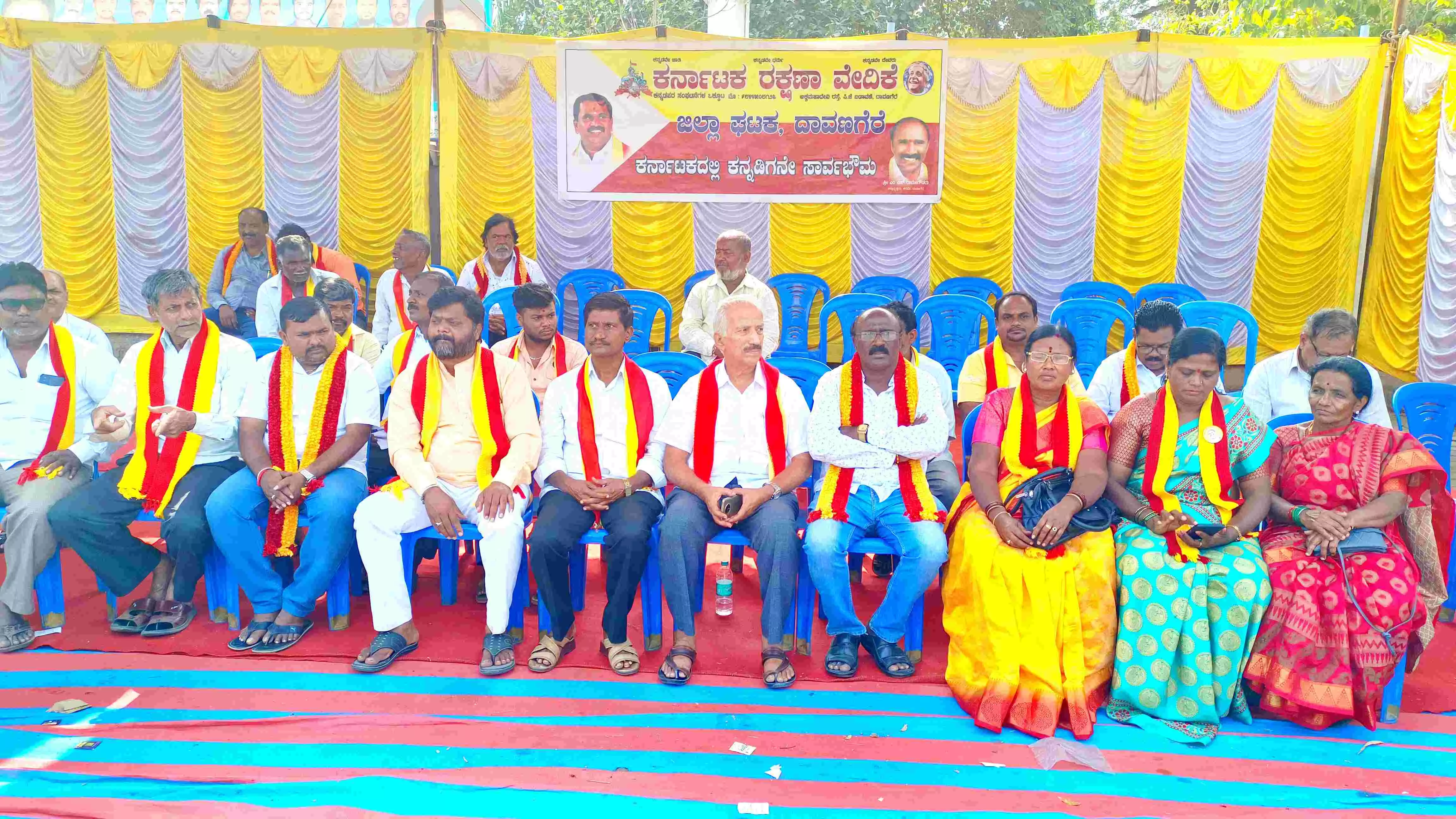 ದಾವಣಗೆರೆ: ಕರವೇ ರಾಜ್ಯಾಧ್ಯಕ್ಷ ನಾರಾಯಣ ಗೌಡರನ್ನು ಬಿಡುಗಡೆಗೆ ಒತ್ತಾಯಿಸಿ ಉಪವಾಸ ಸತ್ಯಾಗ್ರಹ