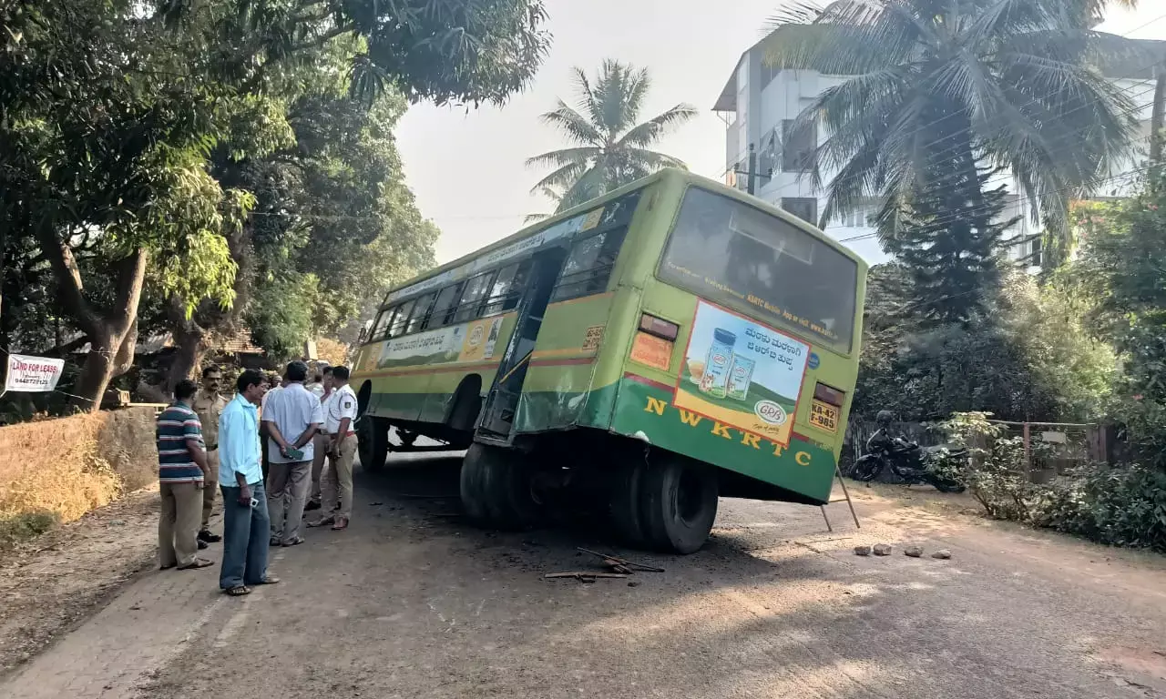 ಕಾರವಾರ‌: ಚಲಿಸುತ್ತಿದ್ದ ಕೆಎಸ್ಸಾರ್ಟಿಸಿ ಬಸ್‌ ನ ಚಾಸಿಸ್ ತುಂಡು; ಪಲ್ಟಿಯಾಗುತ್ತಿದ್ದ ಬಸ್ಸನ್ನು ತಡೆದು ನಿಲ್ಲಿಸಿದ ಜನರು!