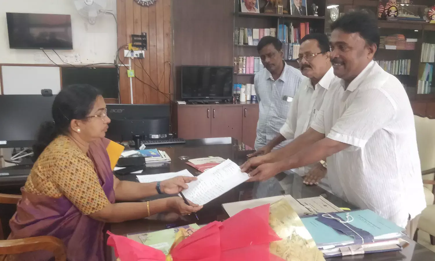 ಕೊಳಲಗಿರಿ -ಸರಳೇಬೆಟ್ಟು ಮಾರ್ಗದಲ್ಲಿ ನರ್ಮ್ ಬಸ್ ಸೇವೆ ಆರಂಭಿಸಲು ಉಡುಪಿ ಜಿಲ್ಲಾಧಿಕಾರಿಗೆ ಮನವಿ