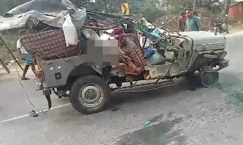 ಮೈಸೂರು| ಎಲೆಕ್ಟ್ರಿಕ್ ಬಸ್, ಜೀಪ್ ನಡುವೆ ಢಿಕ್ಕಿ: ನಾಲ್ವರು ಕೂಲಿ ಕಾರ್ಮಿಕರು  ಸಾವು