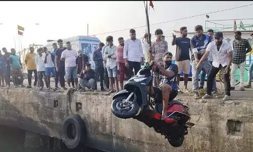 ಮಲ್ಪೆ: ಸ್ಕೂಟರ್ ಸಮೇತ ನೀರಿಗೆ ಬಿದ್ದ ಮೀನುಗಾರ ಮೃತ್ಯು