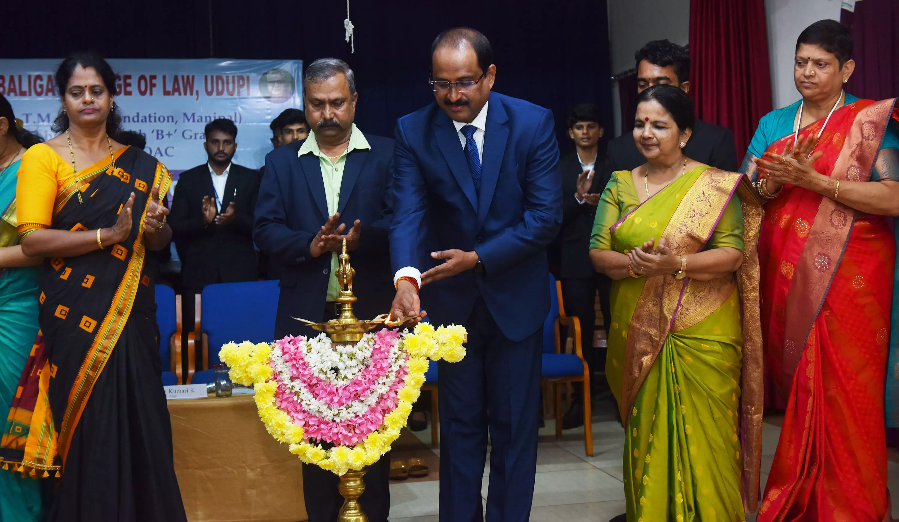 ಗೆಲುವಿನಷ್ಟೇ ಸೋಲನ್ನು ಸ್ವೀಕರಿಸುವ ಮನೋಸ್ಥೈರ್ ಅಗತ್ಯ: ದಿನೇಶ್ ಹೆಗ್ಡೆ ಗೆಲುವಿನಷ್ಟೇ ಸೋಲನ್ನು ಸ್ವೀಕರಿಸುವ ಮನೋಸ್ಥೈರ್ ಅಗತ್ಯ: ದಿನೇಶ್ ಹೆಗ್ಡೆ