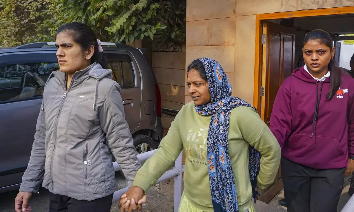 ಪೊಲೀಸ್ ಕಸ್ಟಡಿಯಿಂದ ಬಿಡುಗಡೆ ಕೋರುವ ನೀಲಮ್ ಅರ್ಜಿಯನ್ನು ವಜಾಗೊಳಿಸಿದ ಹೈಕೋರ್ಟ್