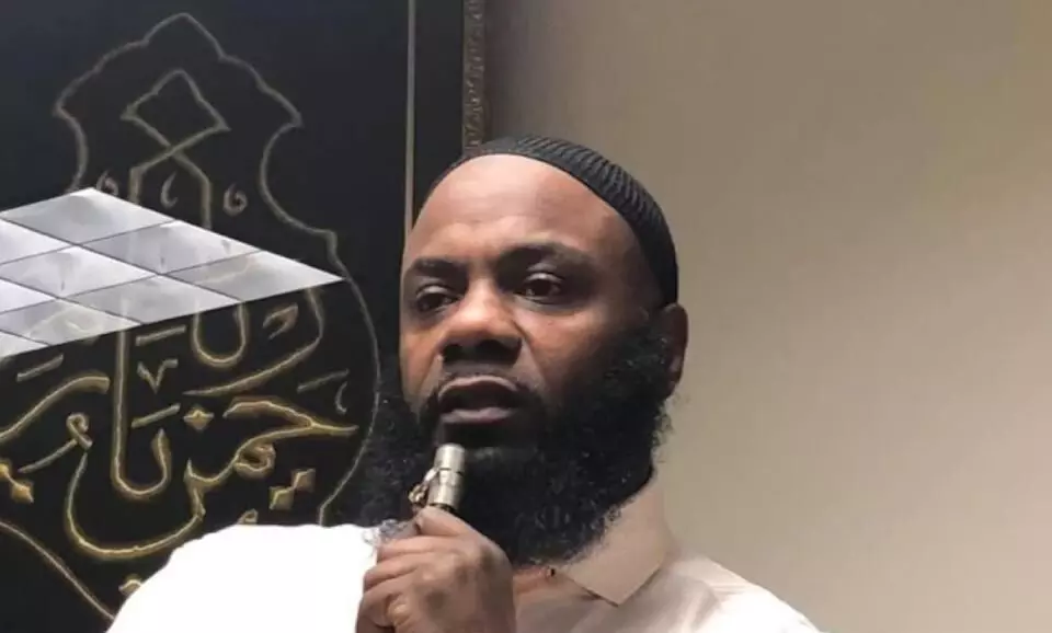 ಅಮೆರಿಕ| ಮಸೀದಿ ಎದುರು ಗುಂಡಿಕ್ಕಿ ಇಮಾಮ್ ಹತ್ಯೆ: ದಾಳಿಕೋರರು ಪರಾರಿ ಅಮೆರಿಕ| ಮಸೀದಿ ಎದುರು ಗುಂಡಿಕ್ಕಿ ಇಮಾಮ್ ಹತ್ಯೆ: ದಾಳಿಕೋರರು ಪರಾರಿ