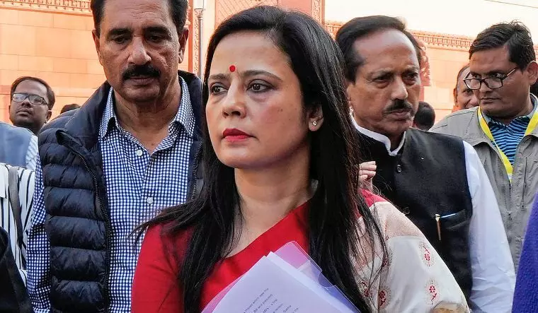 ಸರಕಾರಿ ಬಂಗಲೆಯಲ್ಲಿ ವಾಸ್ತವ್ಯ ಮುಂದುವರಿಕೆ ; ಭೂಅಸ್ತಿ ನಿರ್ದೇಶನಾಲಯದ ಮೊರೆ ಹೋಗಲು ಮಹುವಾಗೆ ದಿಲ್ಲಿ ಹೈಕೋರ್ಟ್ ಸೂಚನೆ ಸರಕಾರಿ ಬಂಗಲೆಯಲ್ಲಿ ವಾಸ್ತವ್ಯ ಮುಂದುವರಿಕೆ ; ಭೂಅಸ್ತಿ ನಿರ್ದೇಶನಾಲಯದ ಮೊರೆ ಹೋಗಲು ಮಹುವಾಗೆ ದಿಲ್ಲಿ ಹೈಕೋರ್ಟ್ ಸೂಚನೆ