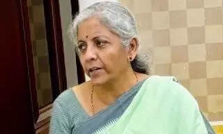 ವಿತ್ತ ಸಚಿವೆ ನಿರ್ಮಲಾ ಸೀತಾರಾಮನ್ ವಜಾಗೊಳಿಸಲು ಆಗ್ರಹಿಸಿ ಐಆರ್‌ ಎಸ್‌ ಅಧಿಕಾರಿಯಿಂದ ರಾಷ್ಟ್ರಪತಿಗೆ ಪತ್ರ