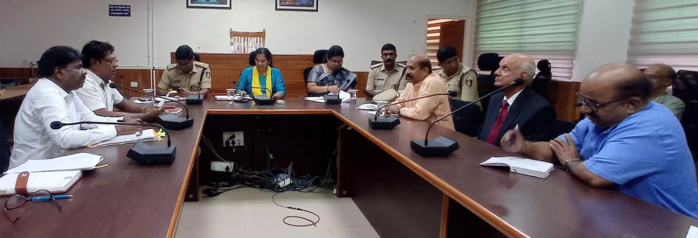 ಉಡುಪಿ ಪರ್ಯಾಯ ವೇಳೆ ವಾಹನಗಳ ಸುಗಮ ಸಂಚಾರಕ್ಕೆ ಆದ್ಯತೆ ನೀಡಿ: ಡಿಸಿ ಡಾ.ವಿದ್ಯಾ ಕುಮಾರಿ ಉಡುಪಿ ಪರ್ಯಾಯ ವೇಳೆ ವಾಹನಗಳ ಸುಗಮ ಸಂಚಾರಕ್ಕೆ ಆದ್ಯತೆ ನೀಡಿ: ಡಿಸಿ ಡಾ.ವಿದ್ಯಾ ಕುಮಾರಿ