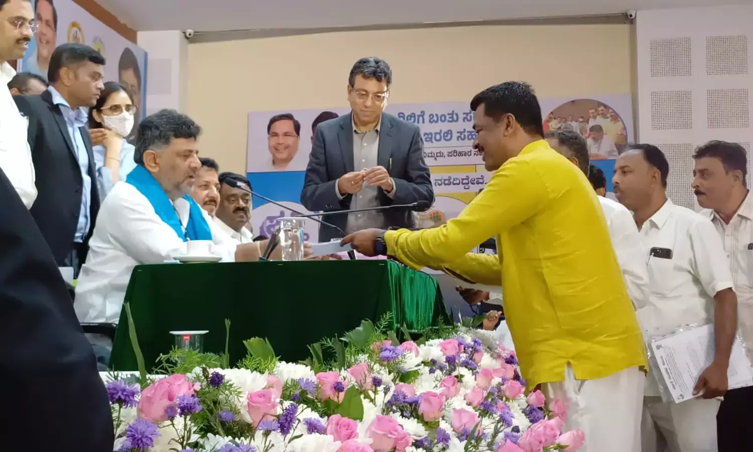 ಜನರೇ ನಮ್ಮ ಪಾಲಿನ ದೇವರು, ಜನರ ಸೇವೆಗೆ ಸದಾ ಬದ್ಧ: ಡಿಸಿಎಂ ಡಿ.ಕೆ. ಶಿವಕುಮಾರ್