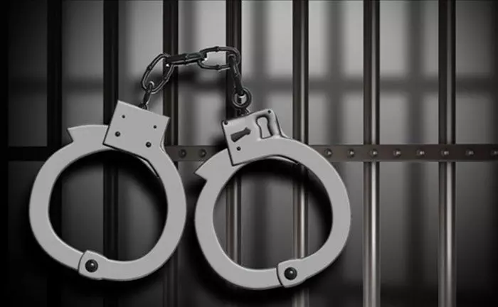 ಮಂಡ್ಯ: ಕಡವೆ ಮಾಂಸ ಸಾಗಿಸುತ್ತಿದ್ದ ವ್ಯಕ್ತಿ ಬಂಧನ ಮಂಡ್ಯ: ಕಡವೆ ಮಾಂಸ ಸಾಗಿಸುತ್ತಿದ್ದ ವ್ಯಕ್ತಿ ಬಂಧನ