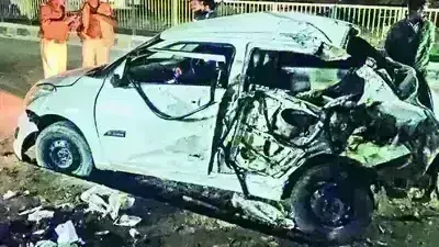 ರೀಲ್ಸ್‌ ಮಾಡುತ್ತಾ ಕಾರು ಚಲಾಯಿಸಿದ ಯುವಕರು: ರಸ್ತೆ ದಾಟುತ್ತಿದ್ದ ತಾಯಿ ಮಗ ಮೃತ್ಯು