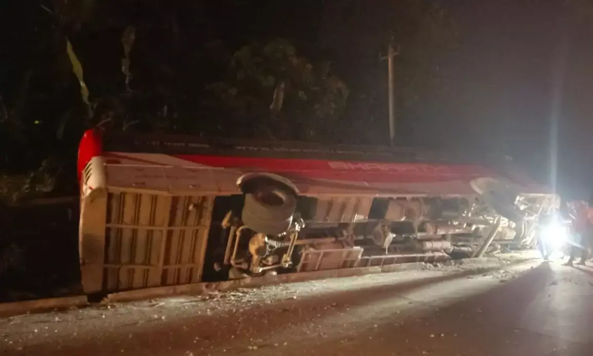 ಉಪ್ಪಿನಂಗಡಿ: ಬಸ್ ಪಲ್ಟಿ; ನಾಲ್ವರಿಗೆ ಗಾಯ