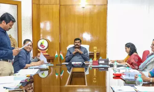 ನಾಮಫಲಕಗಳಲ್ಲಿ ಶೇ.60ರಷ್ಟು ಕನ್ನಡ ಬಳಕೆಗೆ ಕಠಿಣ ನಿಯಮ: ಅಧಿಕಾರಿಗಳೊಂದಿಗೆ ಸಚಿವ ತಂಗಡಗಿ ಸಭೆ