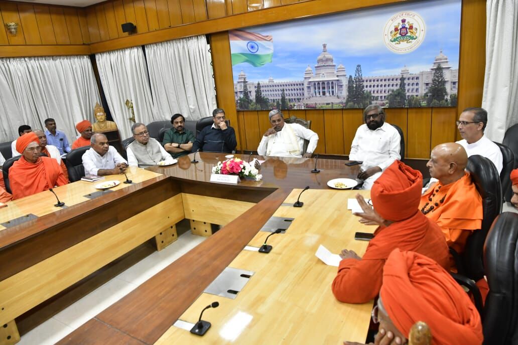 ಬಸವಣ್ಣನವರನ್ನು ಕರ್ನಾಟಕದ ಸಾಂಸ್ಕೃತಿಕ ನಾಯಕ ಎಂದು ಘೋಷಿಸಿ : ಸ್ವಾಮೀಜಿಗಳು, ಚಿಂತಕರಿಂದ ಒತ್ತಾಯ