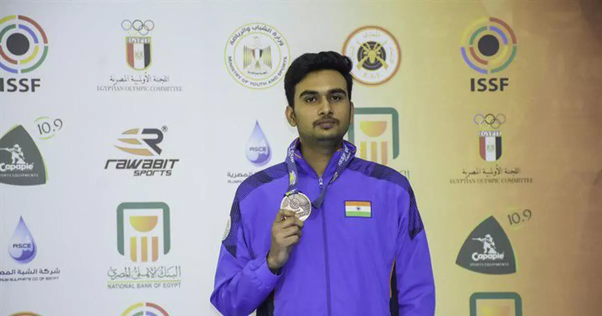 ಪ್ಯಾರಿಸ್ ಒಲಿಂಪಿಕ್ಸ್ ಗೆ ಶೂಟರ್ ಗಳಾದ ವರುಣ್ ಥೋಮರ್, ಇಶಾ ಸಿಂಗ್ ಅರ್ಹತೆ ಪ್ಯಾರಿಸ್ ಒಲಿಂಪಿಕ್ಸ್ ಗೆ ಶೂಟರ್ ಗಳಾದ ವರುಣ್ ಥೋಮರ್, ಇಶಾ ಸಿಂಗ್ ಅರ್ಹತೆ