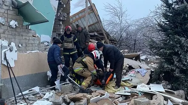 ಉಕ್ರೇನ್ ಮೇಲೆ ಕ್ಷಿಪಣಿ ಮಳೆಗರೆದ ರಶ್ಯ, 4 ಮಂದಿ ಸಾವು; ವ್ಯಾಪಕ ಹಾನಿ ಉಕ್ರೇನ್ ಮೇಲೆ ಕ್ಷಿಪಣಿ ಮಳೆಗರೆದ ರಶ್ಯ, 4 ಮಂದಿ ಸಾವು; ವ್ಯಾಪಕ ಹಾನಿ