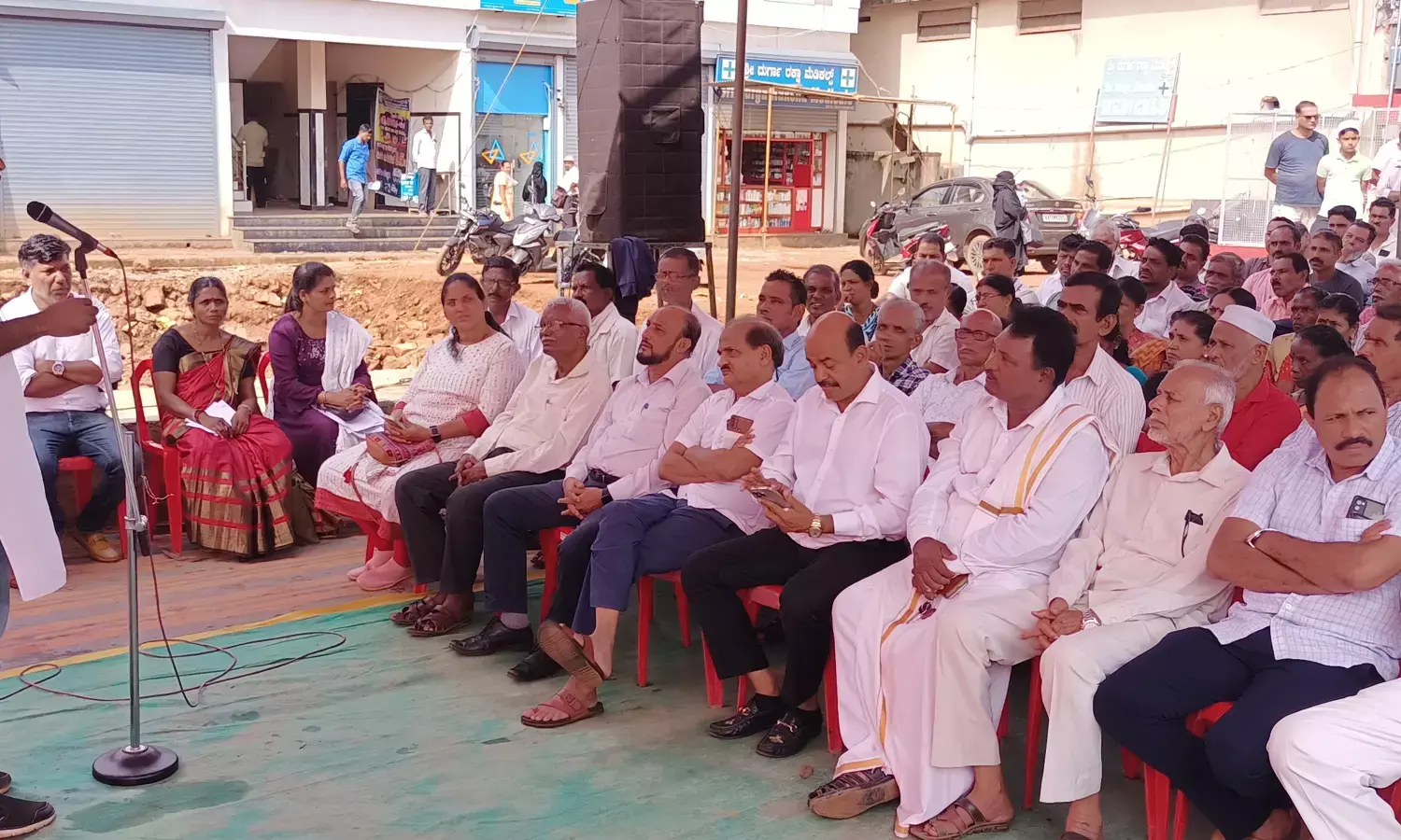 ಗುರುಪುರ: ಬೇಡಿಕೆಗಳ ಈಡೇರಿಕೆಗೆ ಒತ್ತಾಯಿಸಿ ಸಮಾನ ಮನಸ್ಕ ಸಂಘಟನೆಗಳ ನೇತೃತ್ವದಲ್ಲಿ ಧರಣಿ