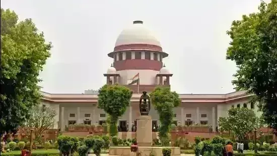 ತಮಿಳುನಾಡಿನಲ್ಲಿ ಜಲ್ಲಿಕಟ್ಟು ಕಾನೂನು ಕುರಿತು ತೀರ್ಪಿನ ಮರುಪರಿಶೀಲನೆ ಅರ್ಜಿಗಳನ್ನು ಪರಿಗಣಿಸಲು ಸುಪ್ರೀಂ ಸಮ್ಮತಿ