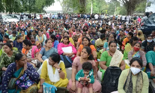 ಬಿಬಿಎಂಪಿ ಶಿಕ್ಷಣ ಸಂಸ್ಥೆಗಳನ್ನು ವಿಲೀನಗೊಳಿಸದಂತೆ ಪ್ರತಿಭಟನೆ