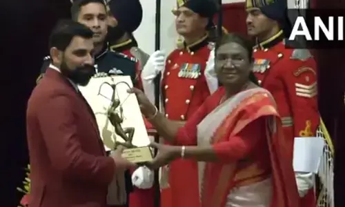 ಅರ್ಜುನ ಪ್ರಶಸ್ತಿ ಸ್ವೀಕರಿಸಿದ ಕ್ರಿಕೆಟಿಗ ಮುಹಮ್ಮದ್ ಶಮಿ