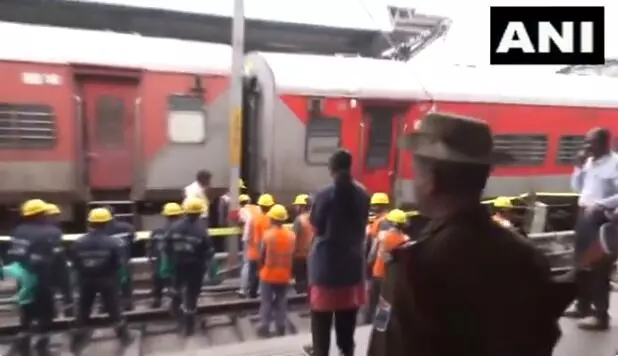 ಹೈದರಾಬಾದ್: ಹಳಿ ತಪ್ಪಿದ ಚಾರ್ ಮಿನಾರ್ ಎಕ್ಸ್ ಪ್ರೆಸ್‌ ರೈಲು; ಐವರಿಗೆ ಗಾಯ