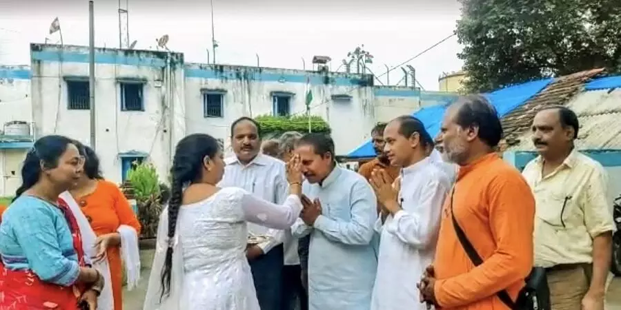 ಬಿಲ್ಕಿಸ್ ಬಾನು ಪ್ರಕರಣದ ಅಪರಾಧಿಗಳ ಶರಣಾಗತಿಯ ಬಗ್ಗೆ ಇನ್ನೂ ಮಾಹಿತಿ ಇಲ್ಲ: ದಾಹೋದ್ ಎಸ್ಪಿ ಹೇಳಿಕೆ ಬಿಲ್ಕಿಸ್ ಬಾನು ಪ್ರಕರಣದ ಅಪರಾಧಿಗಳ ಶರಣಾಗತಿಯ ಬಗ್ಗೆ ಇನ್ನೂ ಮಾಹಿತಿ ಇಲ್ಲ: ದಾಹೋದ್ ಎಸ್ಪಿ ಹೇಳಿಕೆ