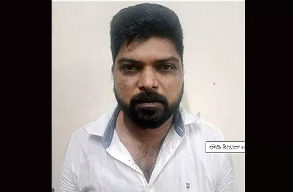 ಮಂಗಳೂರು: ರೌಡಿಶೀಟರ್ ಆಕಾಶಭವನ ಶರಣ್ಗೆ ಆಶ್ರಯ ನೀಡಿದ ಆರೋಪ; ಏಳು ಮಂದಿಯ ವಿರುದ್ಧ ಪ್ರಕರಣ ದಾಖಲು ಮಂಗಳೂರು: ರೌಡಿಶೀಟರ್ ಆಕಾಶಭವನ ಶರಣ್ಗೆ ಆಶ್ರಯ ನೀಡಿದ ಆರೋಪ; ಏಳು ಮಂದಿಯ ವಿರುದ್ಧ ಪ್ರಕರಣ ದಾಖಲು