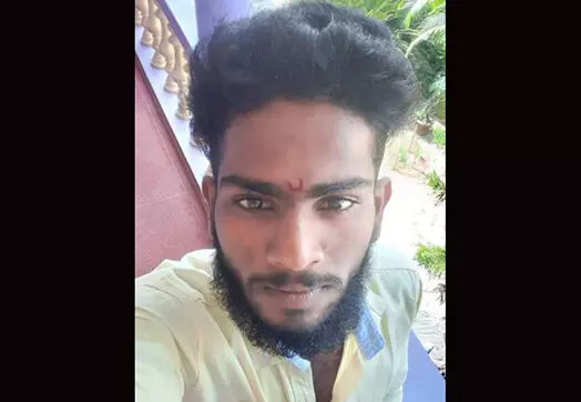 ಬೈಕ್ಗೆ ಬೆಂಕಿ ಹಚ್ಚಿದ ಪ್ರಕರಣ: ಆರೋಪಿ ಬಂಧನ ಬೈಕ್ಗೆ ಬೆಂಕಿ ಹಚ್ಚಿದ ಪ್ರಕರಣ: ಆರೋಪಿ ಬಂಧನ