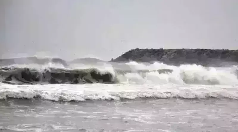 ಭಾರೀ ಚಂಡಮಾರುತ ಬೀಸುವ ಸಾಧ್ಯತೆ: ನಿರಾಶ್ರಿತರಿಗೆ ವಸತಿ ಕಲ್ಪಿಸಲು ಶಾಲೆಗೆ ರಜೆ ಸಾರಿದ ಆಡಳಿತ ಸಮಿತಿ