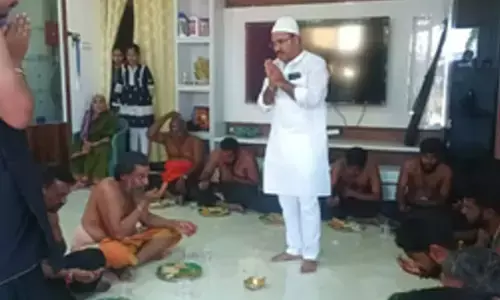 ಕೊಪ್ಪಳ: ಅಯ್ಯಪ್ಪ ವೃತಧಾರಿಗಳಿಗೆ ಅನ್ನಸಂತರ್ಪಣೆ ಆಯೋಜಿಸಿ ಧಾರ್ಮಿಕ ಸಾಮರಸ್ಯ ಮೆರೆದ ಮುಸ್ಲಿಂ ಕುಟುಂಬ