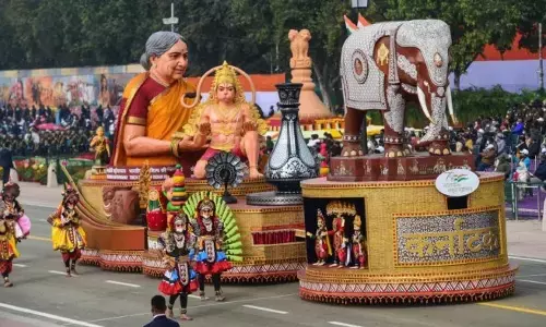 ಗಣರಾಜ್ಯೋತ್ಸವ ಪೆರೇಡ್ ನಲ್ಲಿ ಟ್ಯಾಬ್ಲೋ ಪ್ರದರ್ಶನಕ್ಕೆ ಎಲ್ಲಾ ರಾಜ್ಯಗಳೂ ಸಮಾನ ಅವಕಾಶ ಪಡೆಯಲಿವೆ: ಕೇಂದ್ರ ಸರಕಾರ