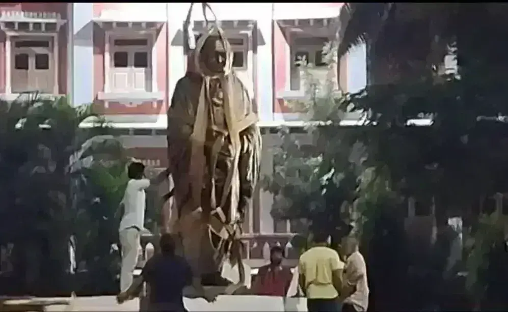 ಮೈಸೂರು| ರಾಜೇಂದ್ರ ಸ್ವಾಮೀಜಿಗಳ ಪ್ರತಿಮೆಯನ್ನು ಅನಾವರಣಗೊಳಿಸದಂತೆ ಸುಪ್ರೀಂ ಕೋರ್ಟ್ ತಾತ್ಕಾಲಿಕ ತಡೆ: ಸರ್ವಜನಾಂಗ ಹೋರಾಟ ಸಮಿತಿ ಮಾಹಿತಿ