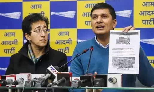 ದಿಲ್ಲಿಯ ಎಲ್ಲಾ ಕೊಳಗೇರಿಗಳನ್ನು ನಾಶ ಮಾಡಲು ಕೇಂದ್ರ ಬಯಸಿದೆ: ಆಪ್