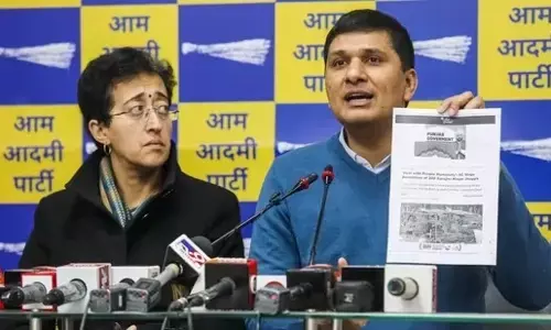 ದಿಲ್ಲಿಯ ಎಲ್ಲಾ ಕೊಳಗೇರಿಗಳನ್ನು ನಾಶ ಮಾಡಲು ಕೇಂದ್ರ ಬಯಸಿದೆ: ಆಪ್