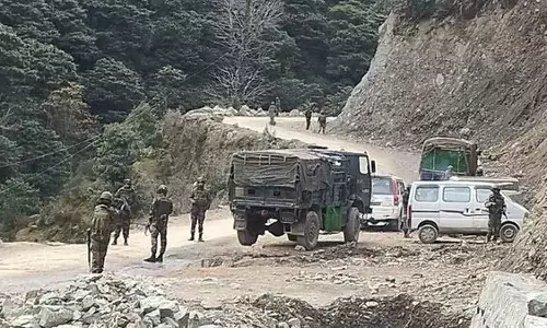 ಜಮ್ಮು-ಕಾಶ್ಮೀರ: ಸೇನಾ ವಾಹನಗಳ ಮೇಲೆ ಇನ್ನೊಂದು ಭಯೋತ್ಪಾದಕ ದಾಳಿ