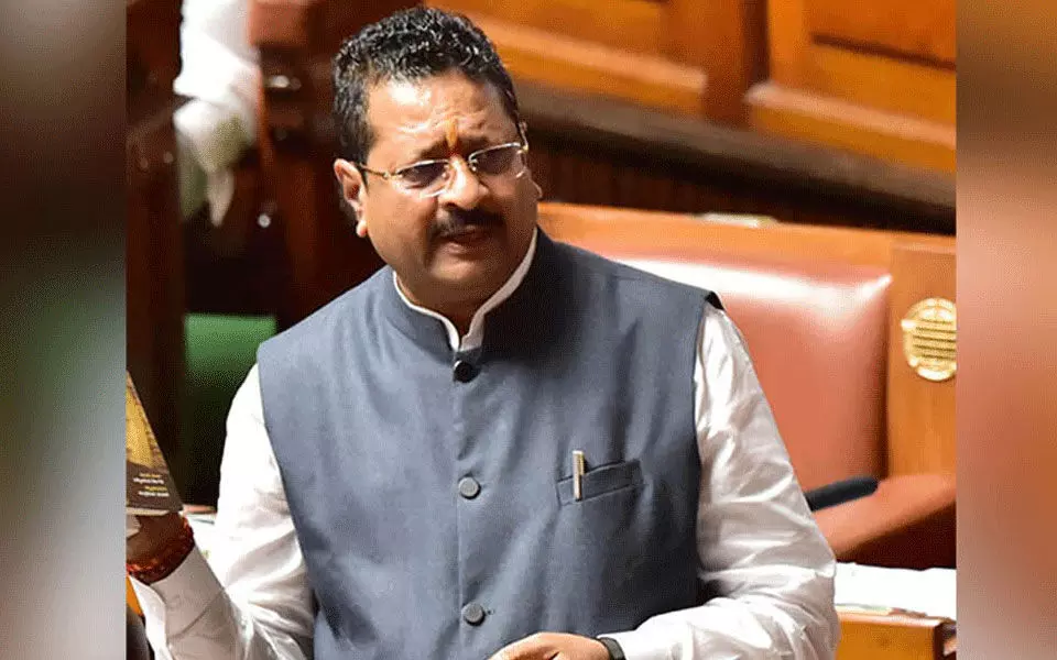 ನೀತಿ ಸಂಹಿತೆ ಉಲ್ಲಂಘನೆ: ಬಿಜೆಪಿ ಶಾಸಕ ಯತ್ನಾಳ್ ವಿಚಾರಣೆಗೆ ಹೈಕೋರ್ಟ್ ತಡೆ ನೀತಿ ಸಂಹಿತೆ ಉಲ್ಲಂಘನೆ: ಬಿಜೆಪಿ ಶಾಸಕ ಯತ್ನಾಳ್ ವಿಚಾರಣೆಗೆ ಹೈಕೋರ್ಟ್ ತಡೆ