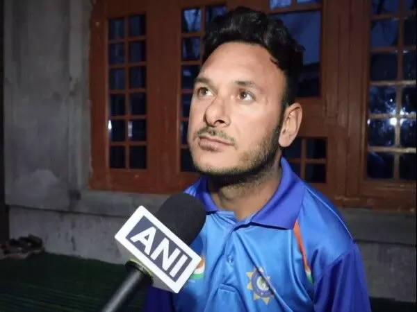 ನನ್ನ ಸಂತೋಷವನ್ನು ಪದಗಳಲ್ಲಿ ವರ್ಣಿಸಲು ಸಾಧ್ಯವಿಲ್ಲ ; ತೆಂಡುಲ್ಕರ್ ಶ್ಲಾಘನೆಗೆ ಜಮ್ಮು ಪ್ಯಾರಾ ಕ್ರಿಕೆಟಿಗ ಆಮಿರ್ ಹುಸೇನ್ ಪ್ರತಿಕ್ರಿಯೆ ನನ್ನ ಸಂತೋಷವನ್ನು ಪದಗಳಲ್ಲಿ ವರ್ಣಿಸಲು ಸಾಧ್ಯವಿಲ್ಲ ; ತೆಂಡುಲ್ಕರ್ ಶ್ಲಾಘನೆಗೆ ಜಮ್ಮು ಪ್ಯಾರಾ ಕ್ರಿಕೆಟಿಗ ಆಮಿರ್ ಹುಸೇನ್ ಪ್ರತಿಕ್ರಿಯೆ