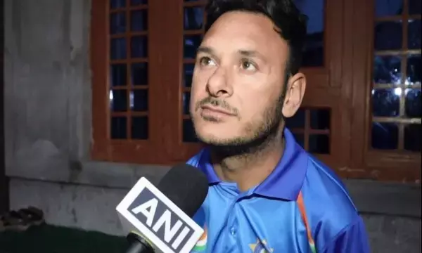 ನನ್ನ ಸಂತೋಷವನ್ನು ಪದಗಳಲ್ಲಿ ವರ್ಣಿಸಲು ಸಾಧ್ಯವಿಲ್ಲ ; ತೆಂಡುಲ್ಕರ್ ಶ್ಲಾಘನೆಗೆ ಜಮ್ಮು ಪ್ಯಾರಾ ಕ್ರಿಕೆಟಿಗ ಆಮಿರ್ ಹುಸೇನ್ ಪ್ರತಿಕ್ರಿಯೆ