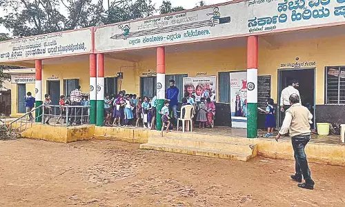 ಸರಕಾರಿ ಶಾಲೆಗಳತ್ತ ಸೆಳೆಯಲು ದ್ವಿಭಾಷಾ ಮಾಧ್ಯಮ ಅನುಷ್ಠಾನ