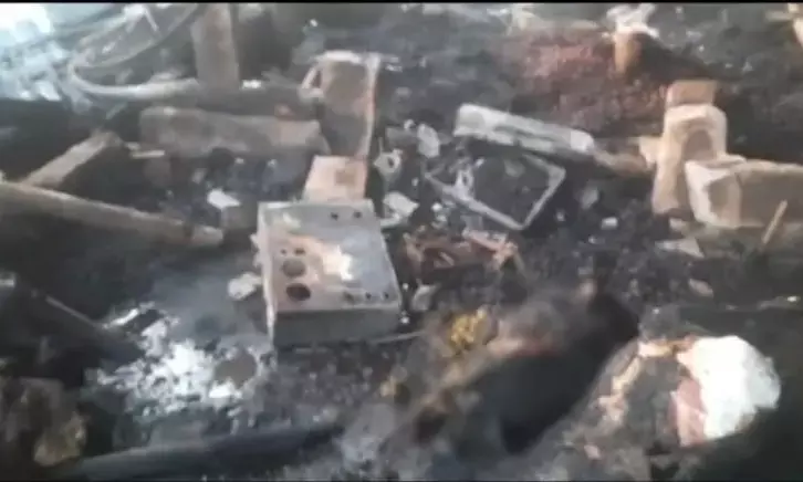 ತುಮಕೂರು | ದನದ ಕೊಟ್ಟಿಗೆಗೆ ಬೆಂಕಿ: 25 ಮೇಕೆ, 9 ಹಸುಗಳು ಸಜೀವ ದಹನ