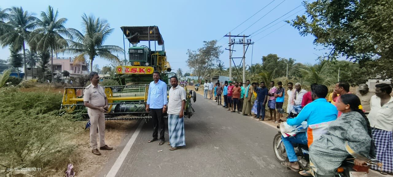 ಚಾಮರಾಜನಗರ| ಬೈಕ್- ಭತ್ತ ಕಟಾವು ಲಾರಿ ನಡುವೆ ಢಿಕ್ಕಿ : ಒಂದೇ ಕುಟುಂಬದ ನಾಲ್ವರ ಮೃತ್ಯು