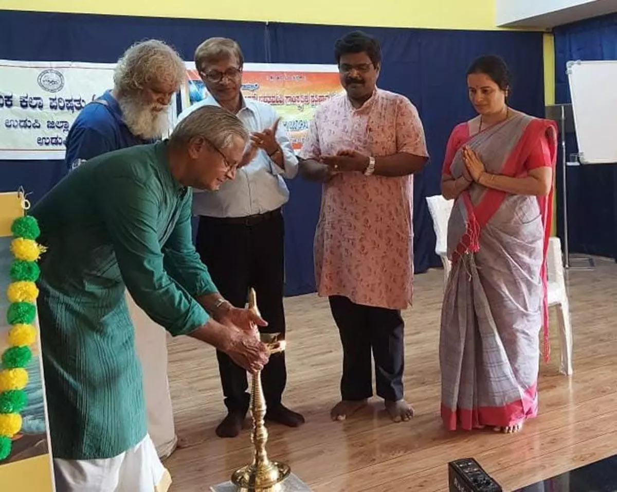 ಗಮಕದ ಅಧ್ಯಯನದಿಂದ ಸಂಗೀತದ ಮೌಲ್ಯ ಹೆಚ್ಚುತ್ತದೆ: ಪ್ರೊ.ಎಂ. ಎಲ್. ಸಾಮಗ ಗಮಕದ ಅಧ್ಯಯನದಿಂದ ಸಂಗೀತದ ಮೌಲ್ಯ ಹೆಚ್ಚುತ್ತದೆ: ಪ್ರೊ.ಎಂ. ಎಲ್. ಸಾಮಗ