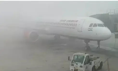 ದೆಹಲಿಯಲ್ಲಿ ದಟ್ಟ ಮಂಜು: ವಿಮಾನ, ರೈಲು ಸಂಚಾರ ಅಸ್ತವ್ಯಸ್ತ