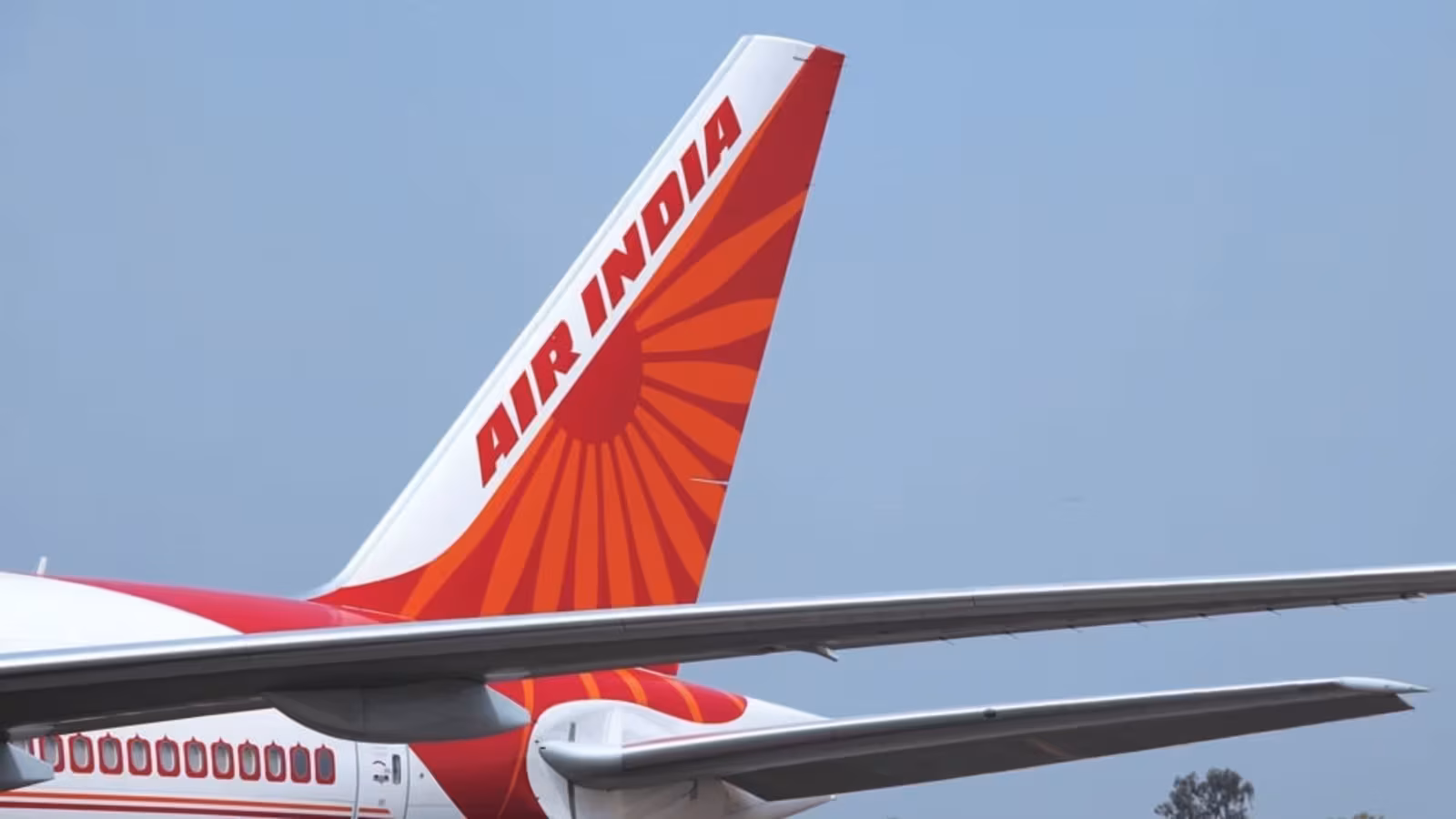 ಪ್ರಯಾಣಿಕರ ತಾಳ್ಮೆ ಪರೀಕ್ಷಿಸಿದ ಏರ್ ಇಂಡಿಯಾ : ದಿಲ್ಲಿ– ಮುಂಬೈ ಪ್ರಯಾಣಿಕರಿಗೆ 17 ಗಂಟೆ ಕಾಯುವ ಶಿಕ್ಷೆ!