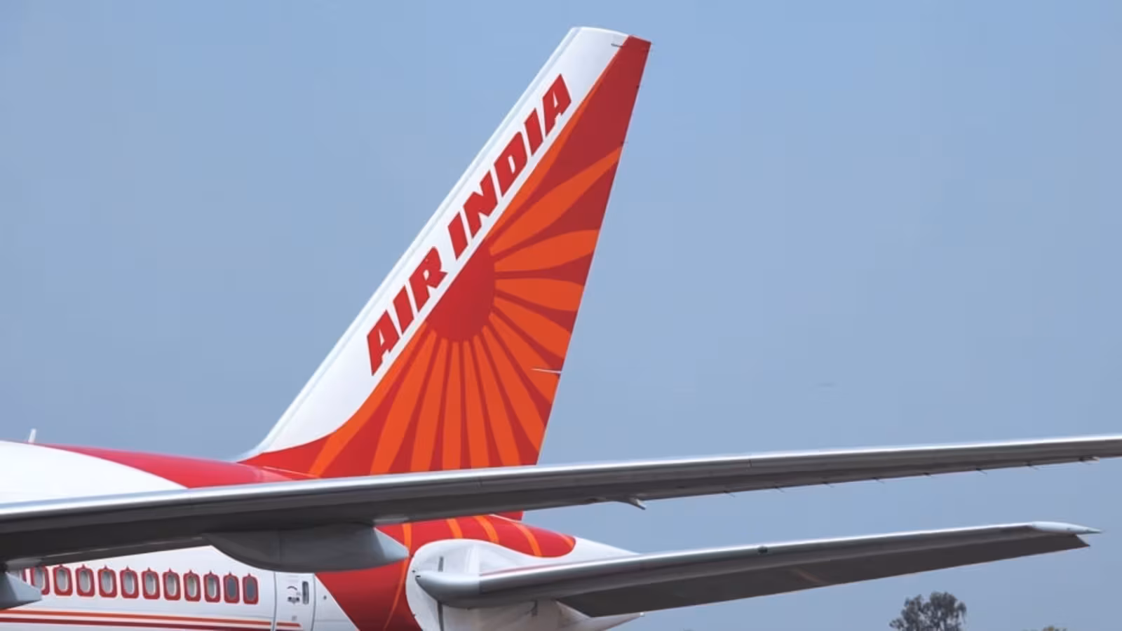 ಪ್ರಯಾಣಿಕರ ತಾಳ್ಮೆ ಪರೀಕ್ಷಿಸಿದ ಏರ್ ಇಂಡಿಯಾ : ದಿಲ್ಲಿ– ಮುಂಬೈ ಪ್ರಯಾಣಿಕರಿಗೆ 17 ಗಂಟೆ ಕಾಯುವ ಶಿಕ್ಷೆ!