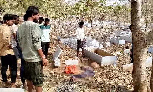 ಯಾದಗಿರಿ: ಖಬರಸ್ಥಾನದಲ್ಲಿ ನವಜಾತ ಶಿಶುವಿನ ಮೃತದೇಹ ಪತ್ತೆ