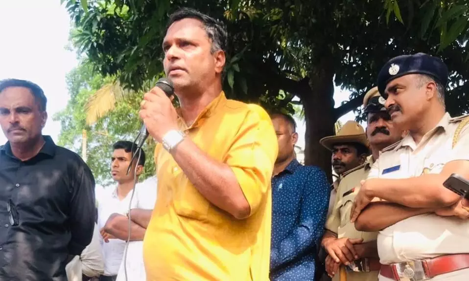 ಪ್ರಭಾಕರ ಭಟ್ ವಿರುದ್ಧ ಕ್ರಮ ಕೈಗೊಳ್ಳದ ಪೊಲೀಸರು ಡಿವೈಎಫ್ಐ ಮುಖಂಡರ ವಿರುದ್ಧ ಕ್ರಮ ಕೈಗೊಳ್ಳಲು ಹೊರಟಿದ್ದಾರೆ: ಸುನಿಲ್ ಕುಮಾರ್ ಬಜಾಲ್